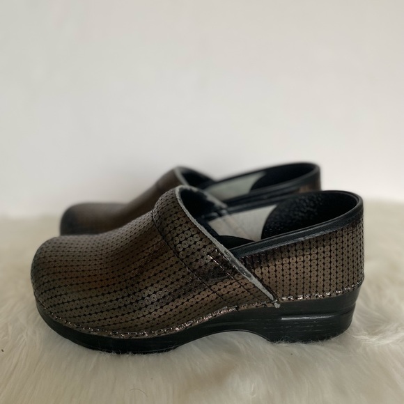 Dansko Professional Sequin Clog / Size 40 - Picture 2 of 15